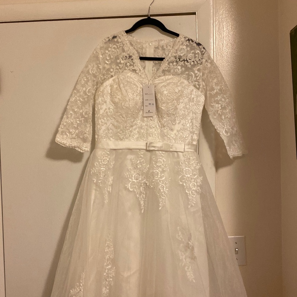Abaowedding dress brand new size 10